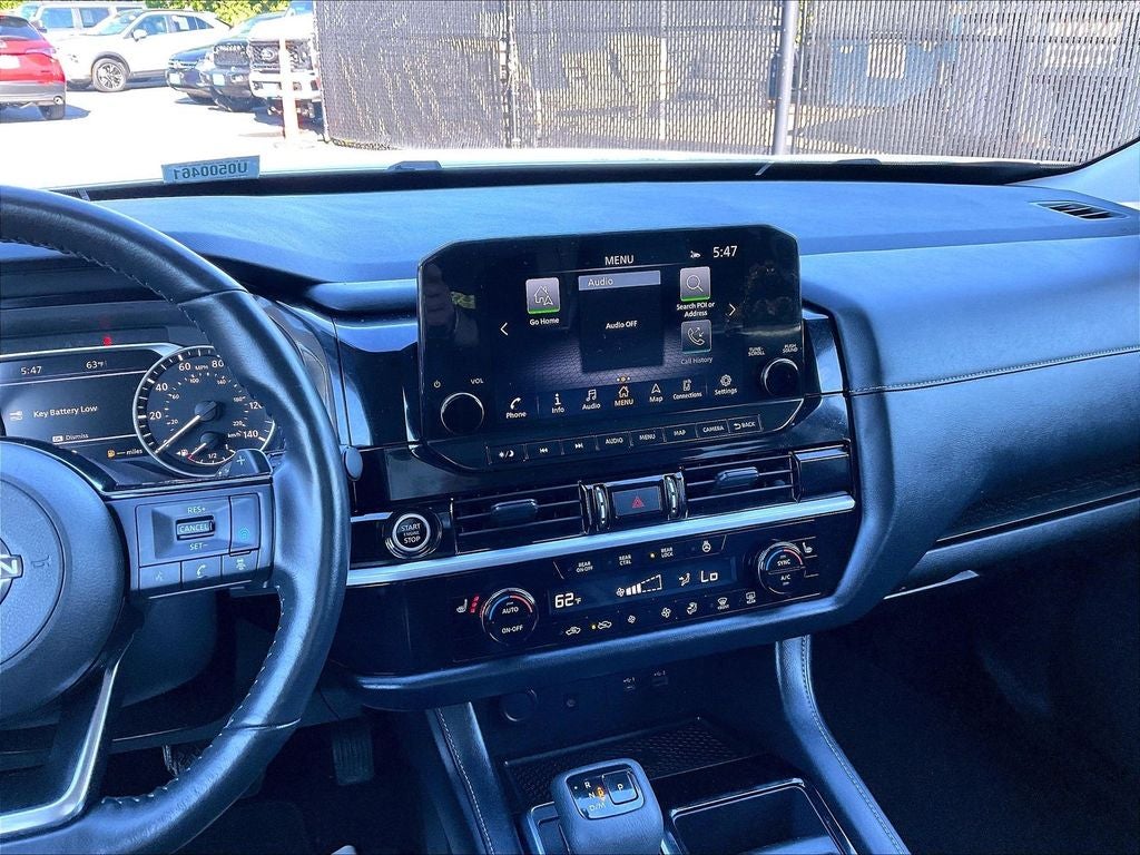 2023 Nissan Pathfinder SL