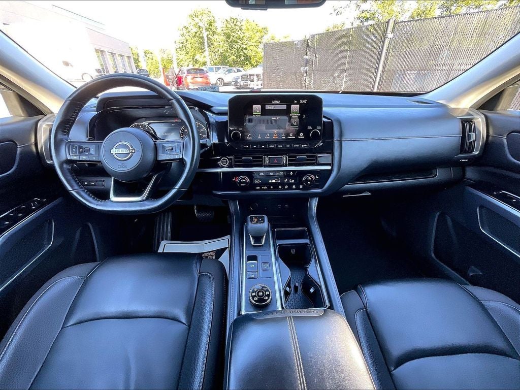 2023 Nissan Pathfinder SL