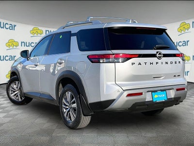 2023 Nissan Pathfinder SL