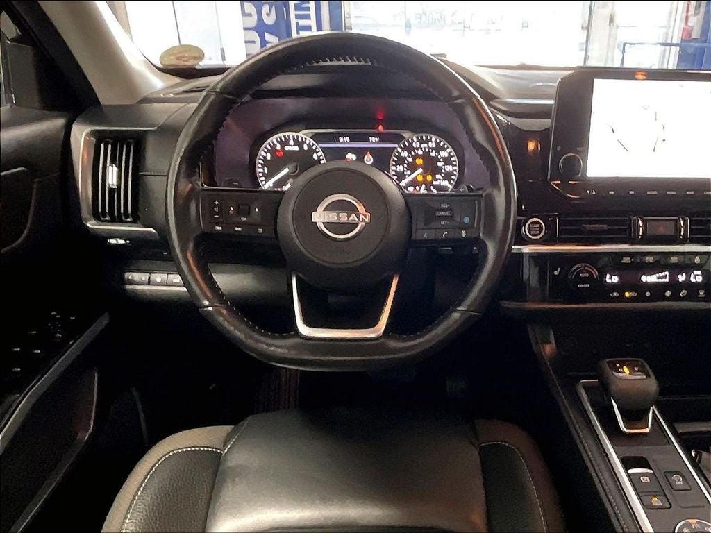 2023 Nissan Pathfinder SL