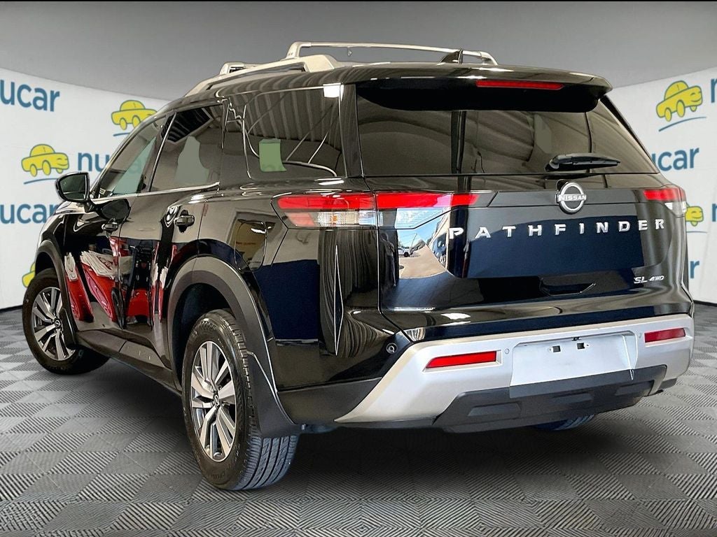 2023 Nissan Pathfinder SL