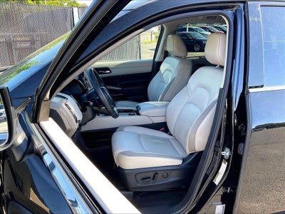2023 Nissan Pathfinder SL