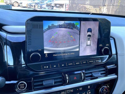 2023 Nissan Pathfinder SL