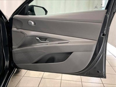 2023 Hyundai ELANTRA SEL IVT