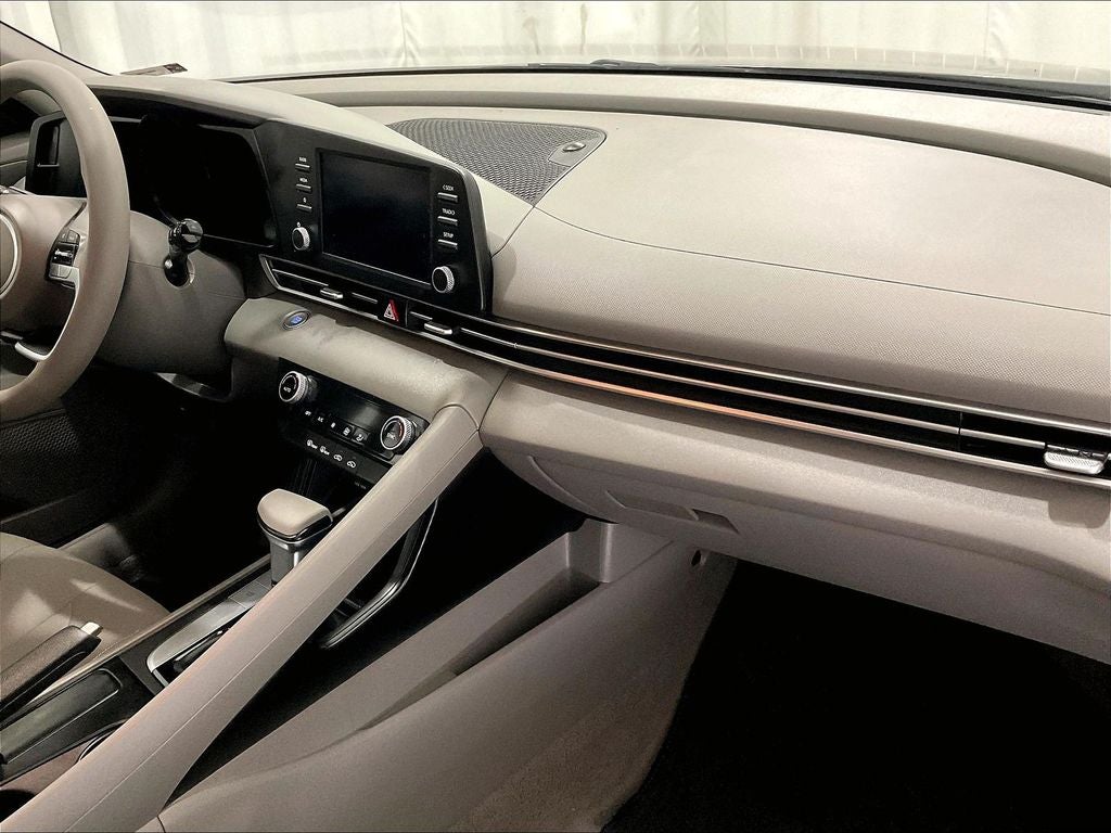 2023 Hyundai ELANTRA SEL IVT