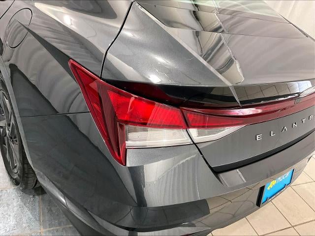 2023 Hyundai ELANTRA SEL IVT