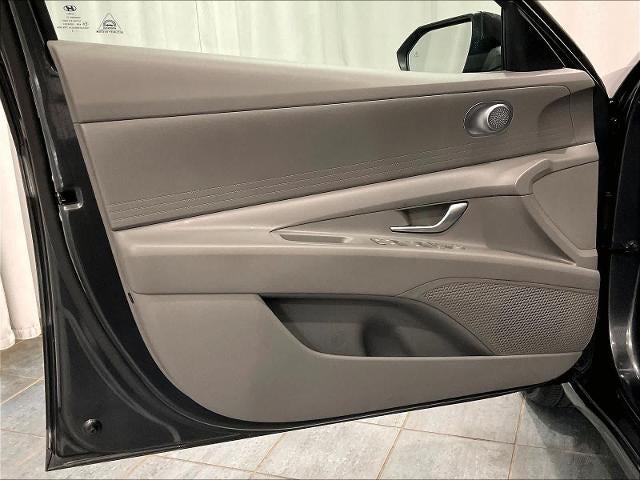 2023 Hyundai ELANTRA SEL IVT