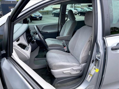 2017 Toyota Sienna L 7 Passenger