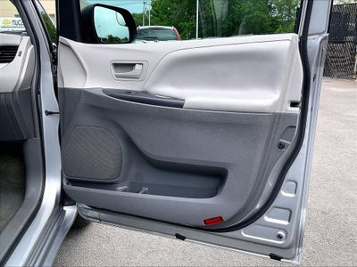 2017 Toyota Sienna L 7 Passenger