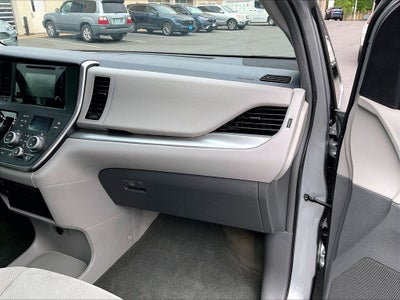 2017 Toyota Sienna L 7 Passenger