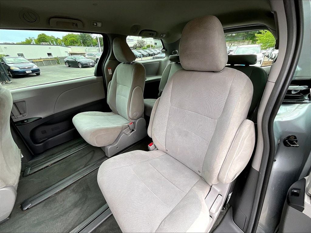 2017 Toyota Sienna L 7 Passenger