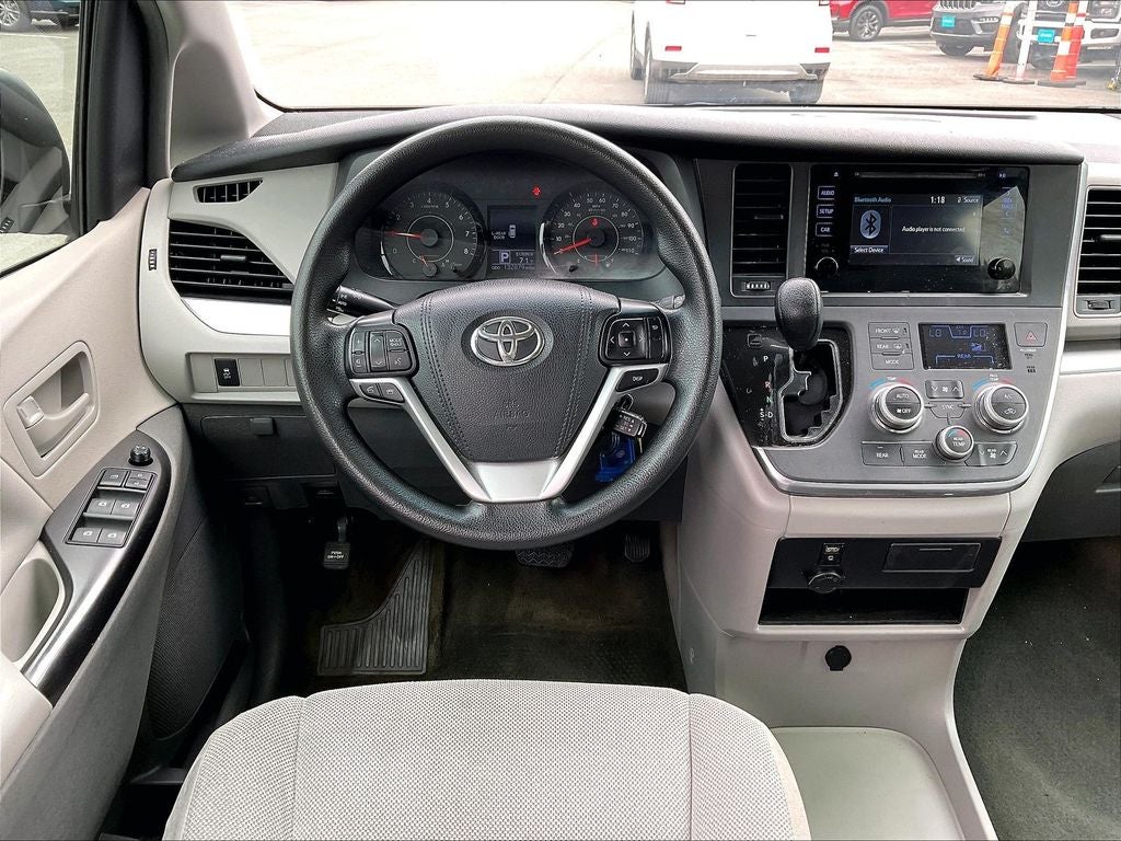 2017 Toyota Sienna L 7 Passenger