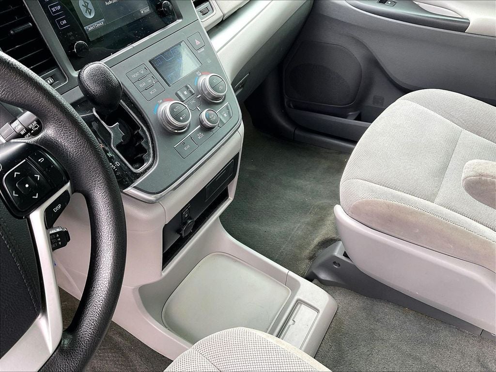 2017 Toyota Sienna L 7 Passenger