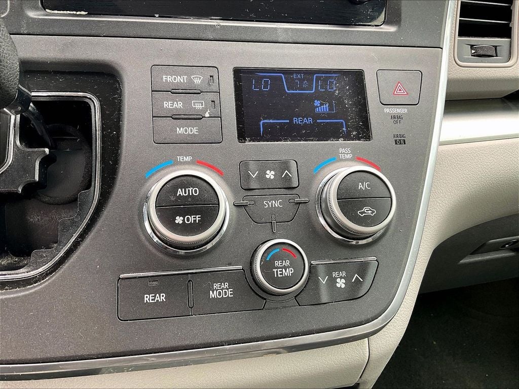 2017 Toyota Sienna L 7 Passenger
