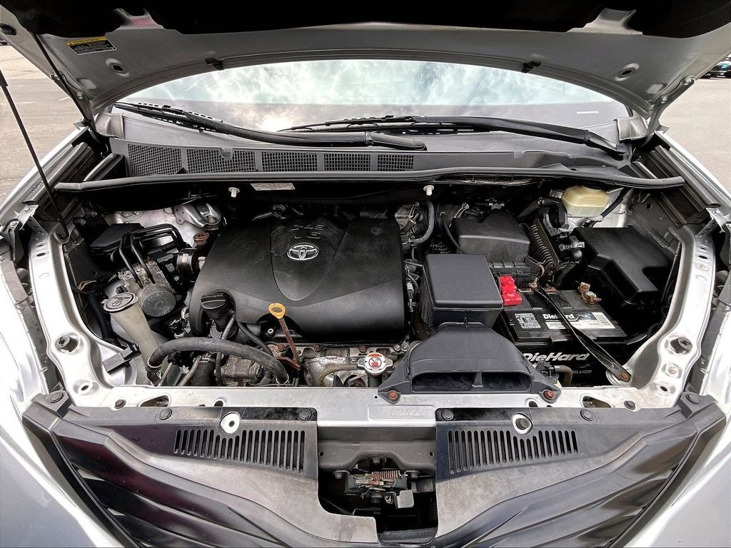 2017 Toyota Sienna L 7 Passenger
