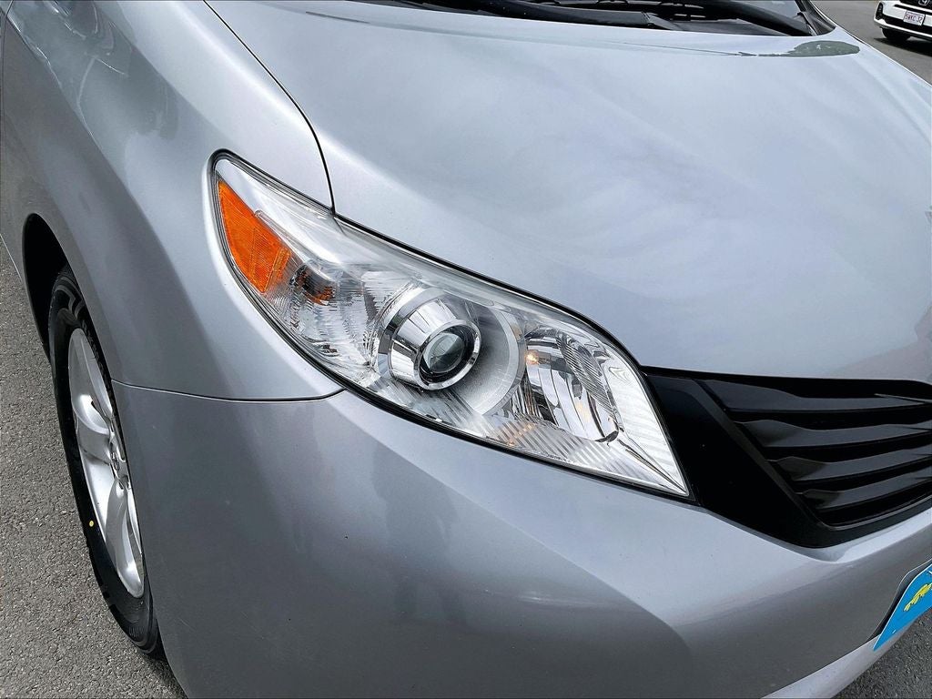 2017 Toyota Sienna L 7 Passenger