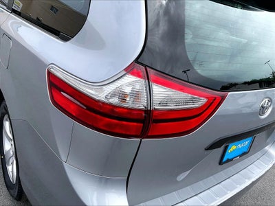 2017 Toyota Sienna L 7 Passenger
