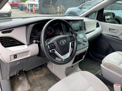 2017 Toyota Sienna L 7 Passenger