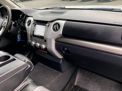 2017 Toyota Tundra SR5 5.7L V8
