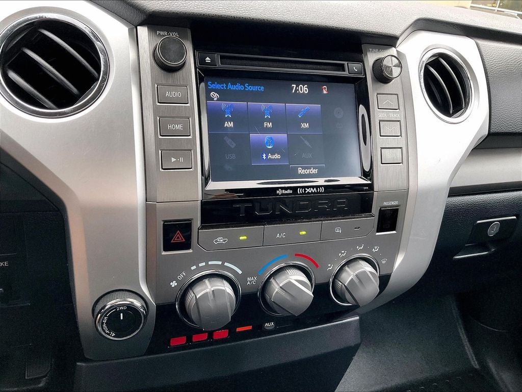 2017 Toyota Tundra SR5 5.7L V8