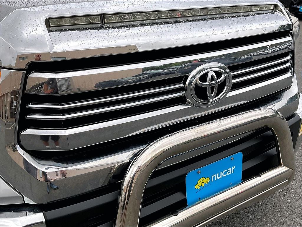 2017 Toyota Tundra SR5 5.7L V8