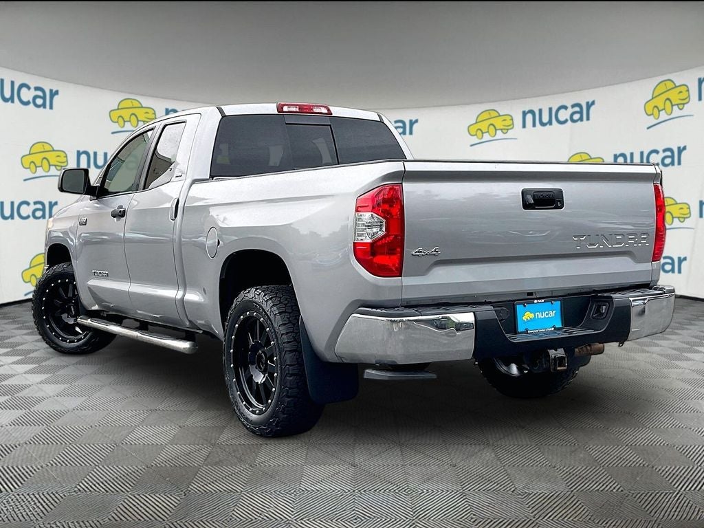 2017 Toyota Tundra SR5 5.7L V8