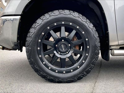 2017 Toyota Tundra SR5 5.7L V8