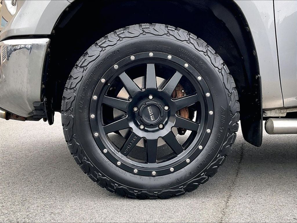 2017 Toyota Tundra SR5 5.7L V8