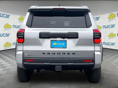 2025 Toyota 4Runner SR5 4WD (GS)
