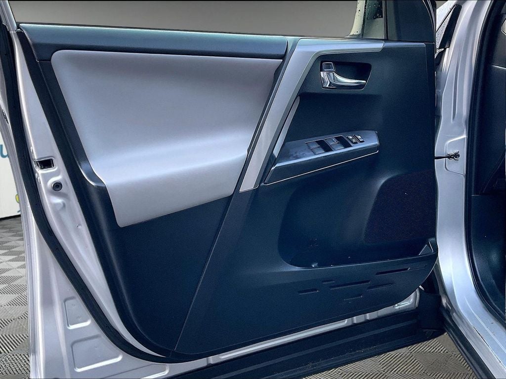 2016 Toyota RAV4 Hybrid XLE