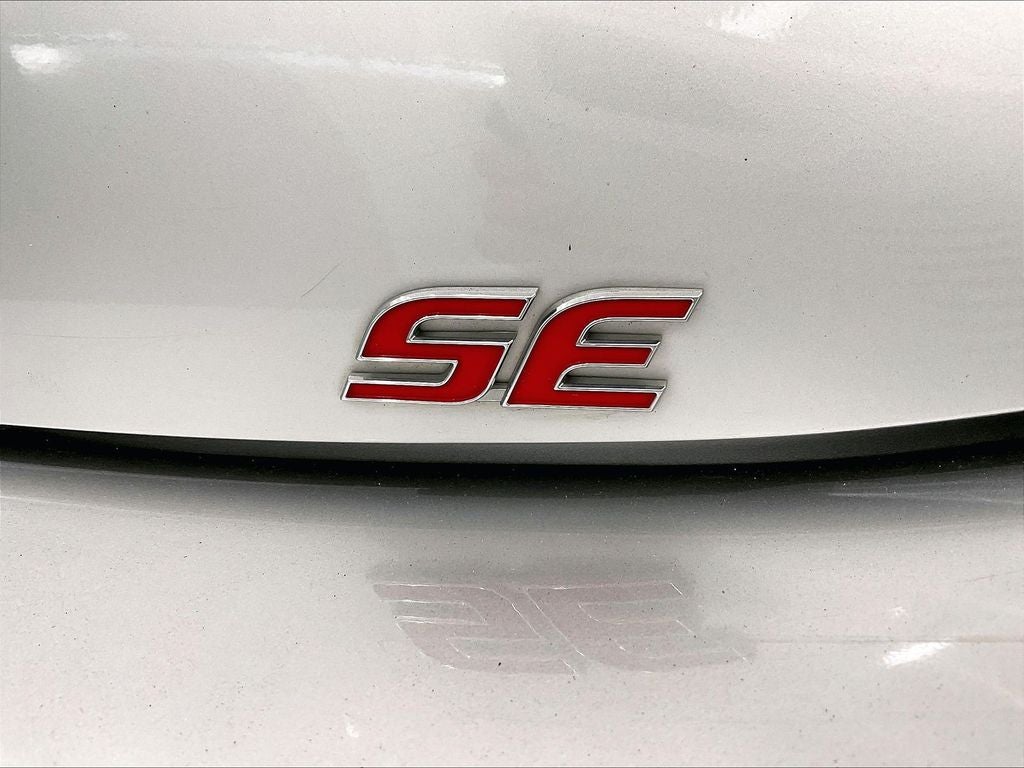 2024 Toyota Corolla Hatchback SE