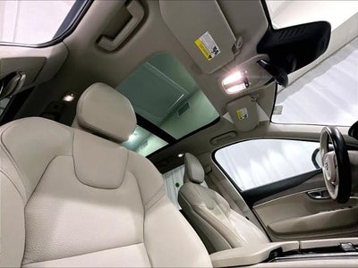 2023 Volvo XC90 B6 AWD Plus 7P