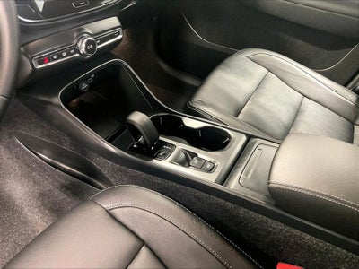 2026 Volvo XC40 B5 Core