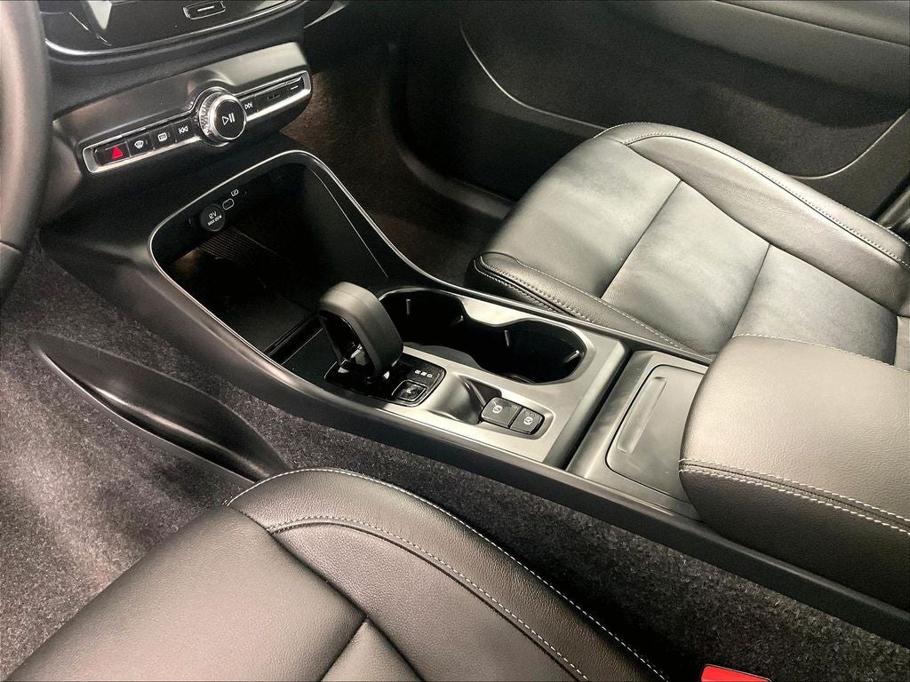 2026 Volvo XC40 B5 Core