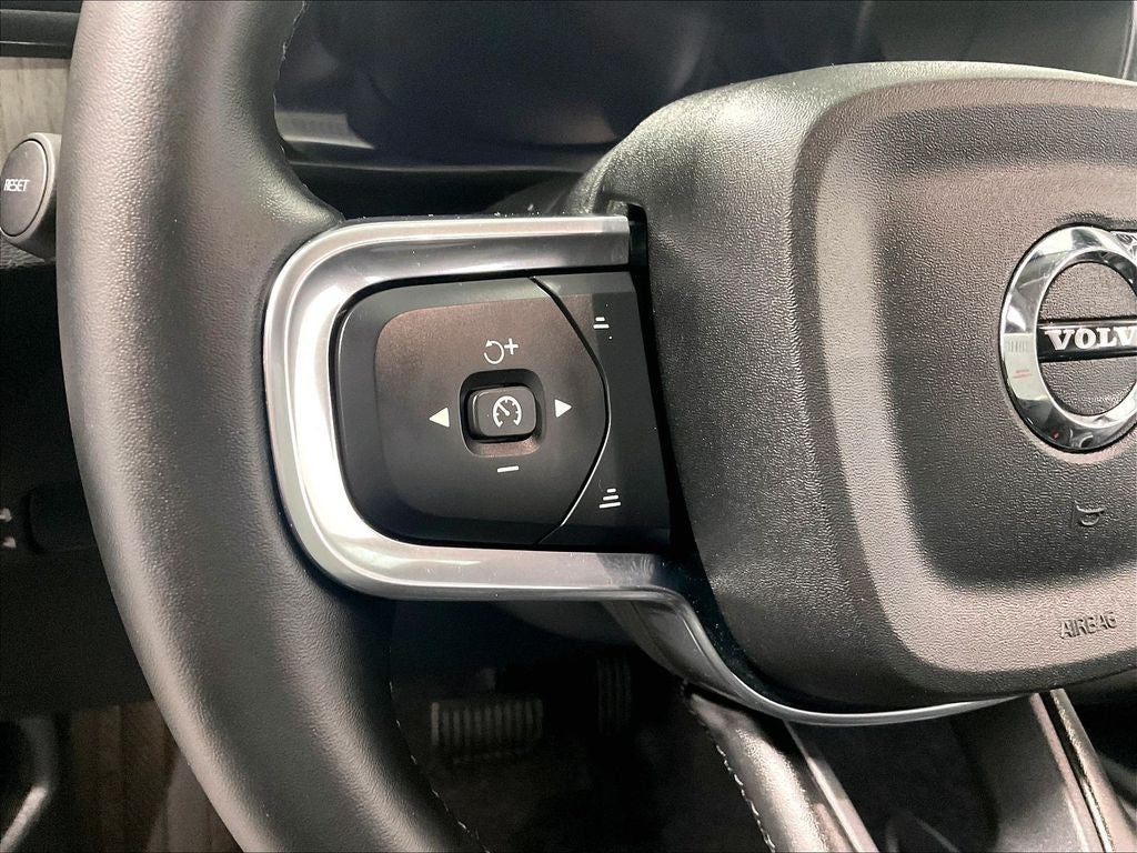 2026 Volvo XC40 B5 Core