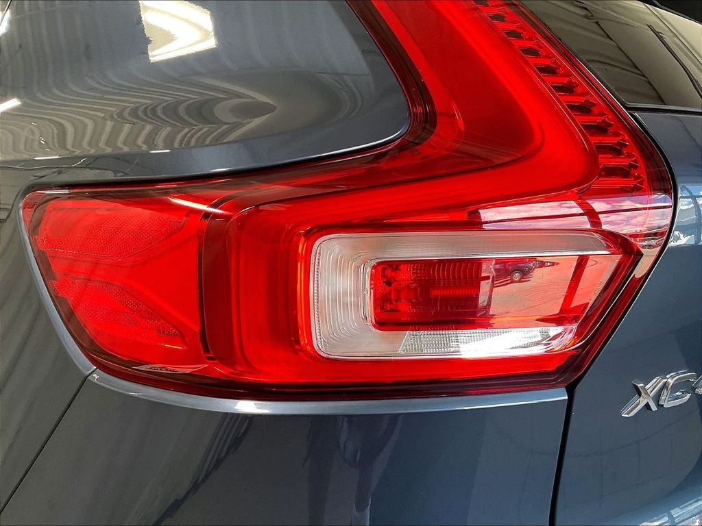 2026 Volvo XC40 B5 Core