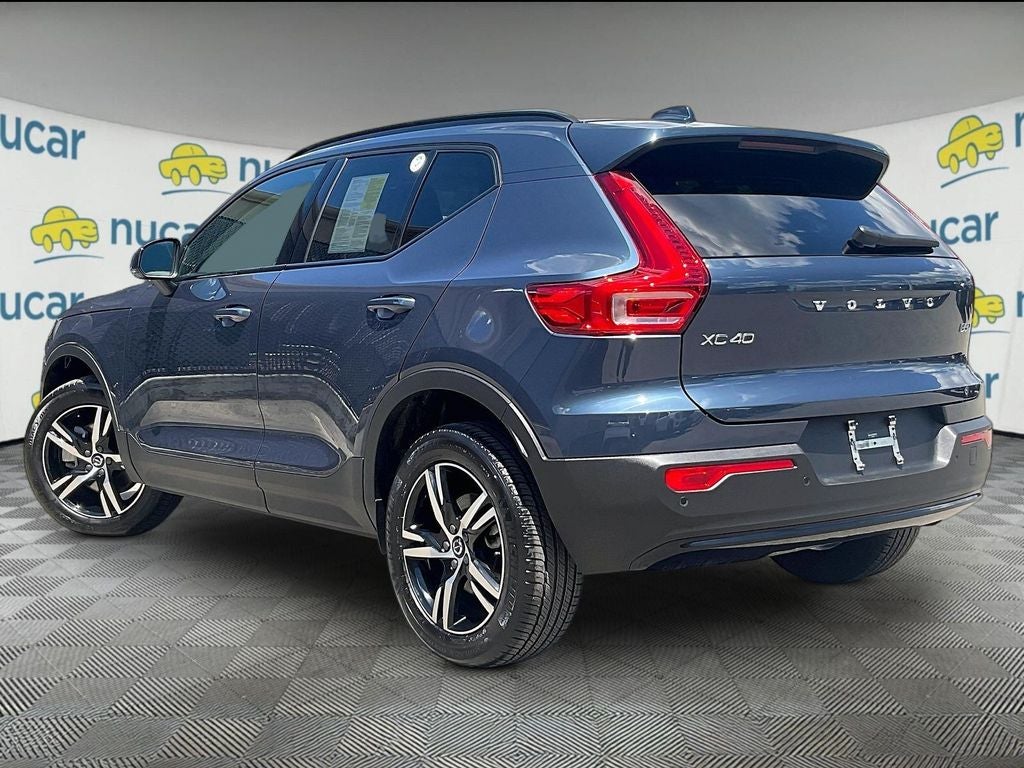2026 Volvo XC40 B5 Core