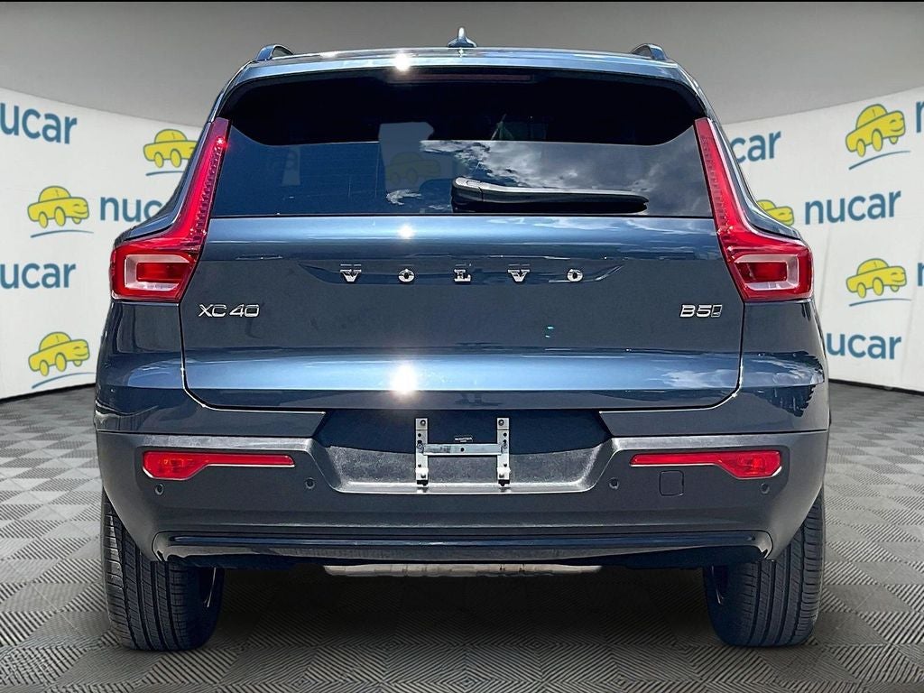 2026 Volvo XC40 B5 Core