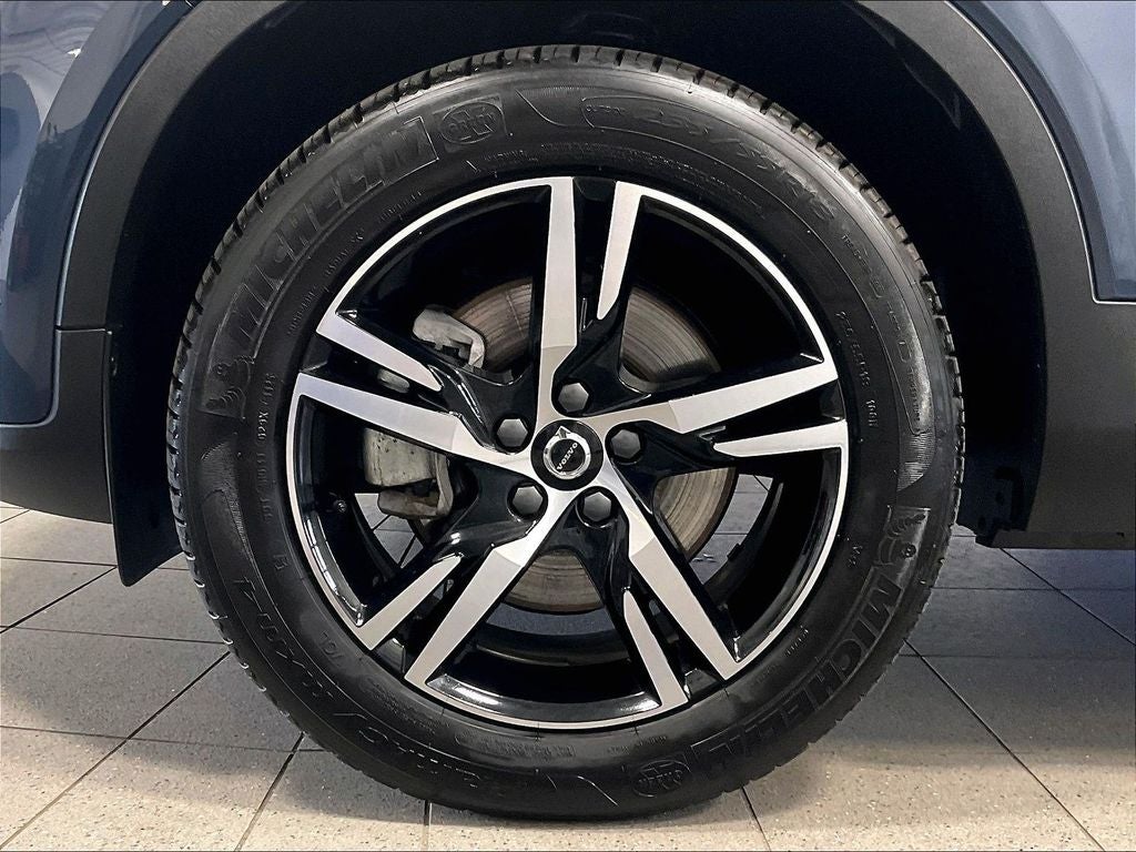 2026 Volvo XC40 B5 Core