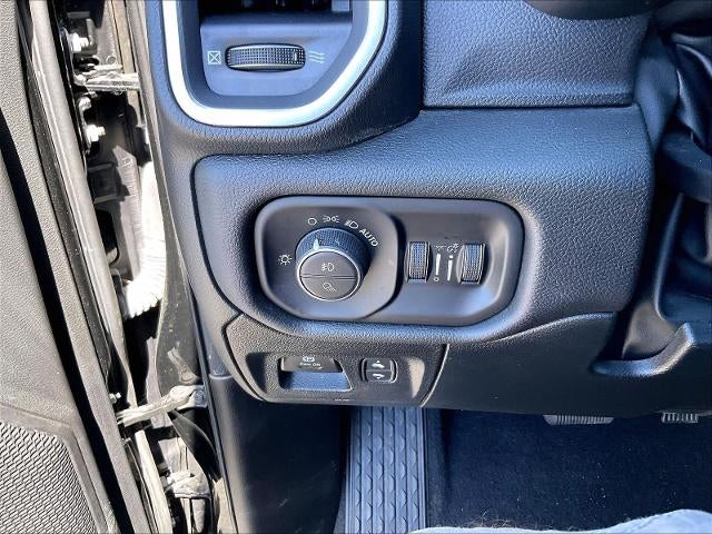 2025 RAM 1500 Big Horn 4x4 Crew Cab 5'7" Box