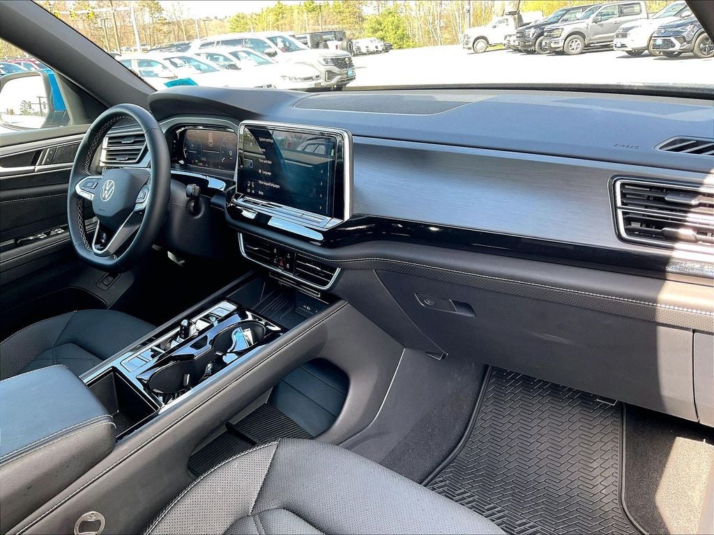 2025 Volkswagen Atlas Cross Sport 2.0T SE w/Technology