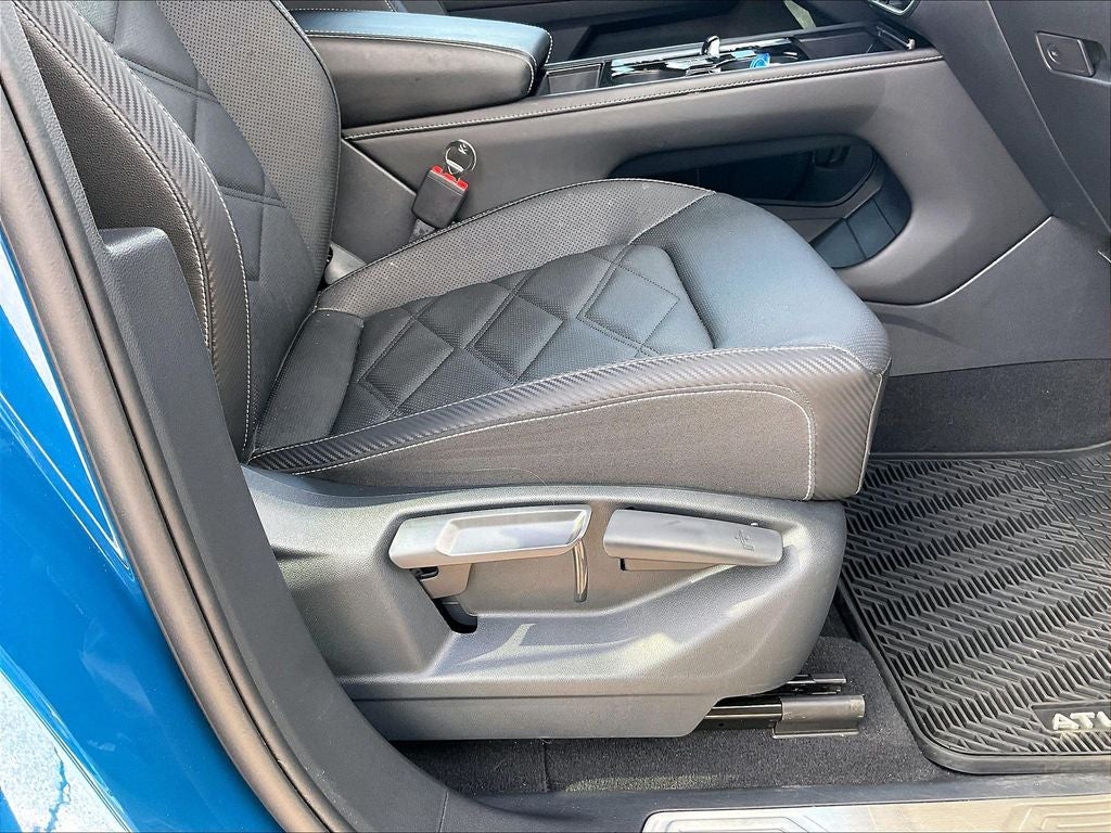 2025 Volkswagen Atlas Cross Sport 2.0T SE w/Technology