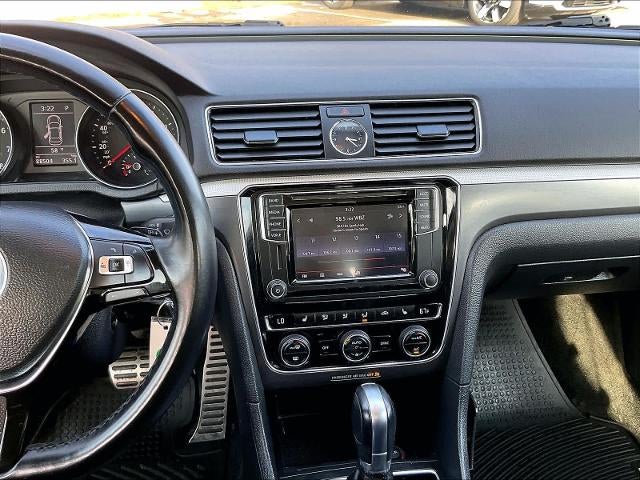 2017 Volkswagen Passat R-Line w/Comfort Pkg Auto