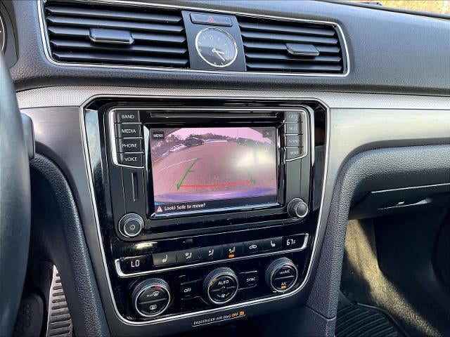2017 Volkswagen Passat R-Line w/Comfort Pkg Auto