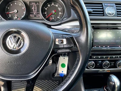 2017 Volkswagen Passat R-Line w/Comfort Pkg Auto