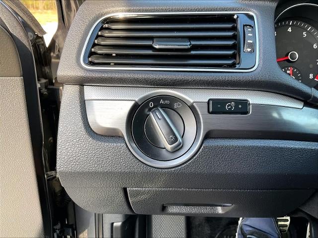 2017 Volkswagen Passat R-Line w/Comfort Pkg Auto