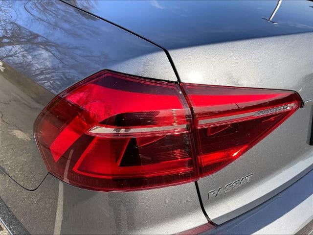 2017 Volkswagen Passat R-Line w/Comfort Pkg Auto