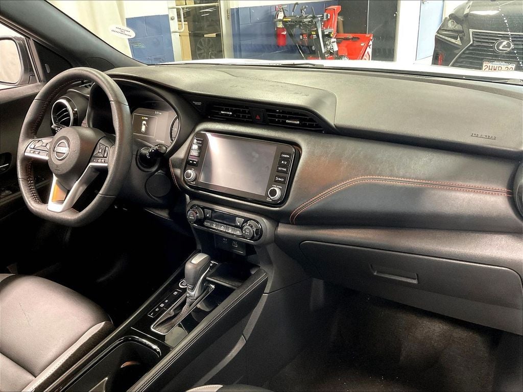 2023 Nissan Kicks SR
