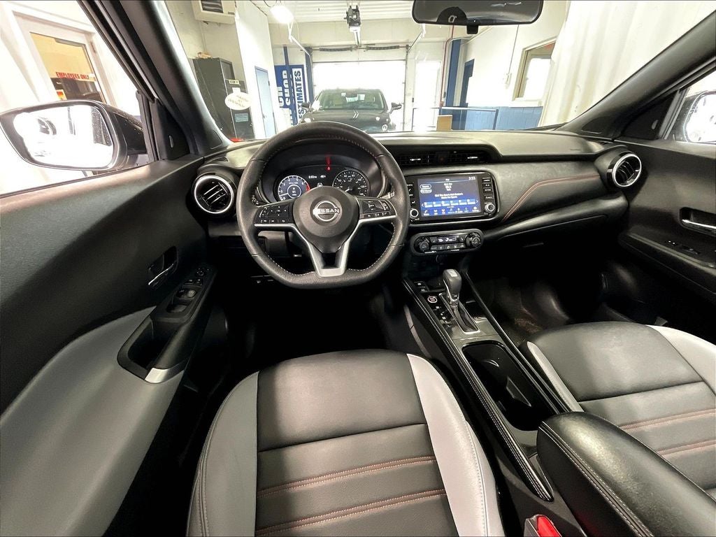 2023 Nissan Kicks SR