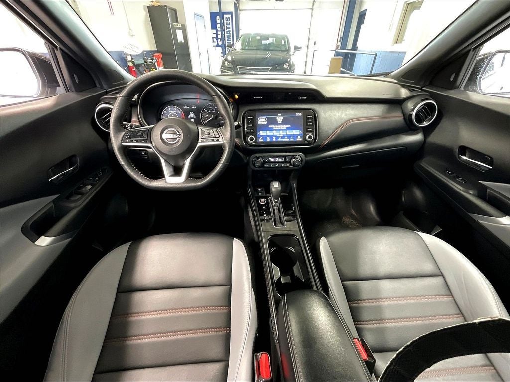 2023 Nissan Kicks SR